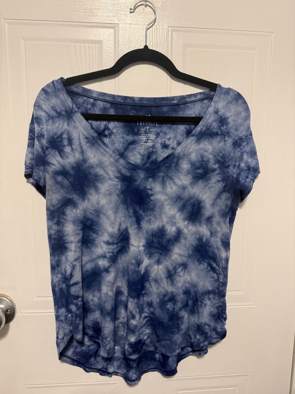 American Eagle Blue Tie-Dye V-Neck Tee